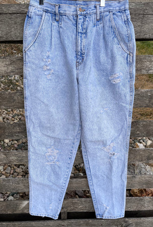 Bill Blass High Waisted Jeans 32"