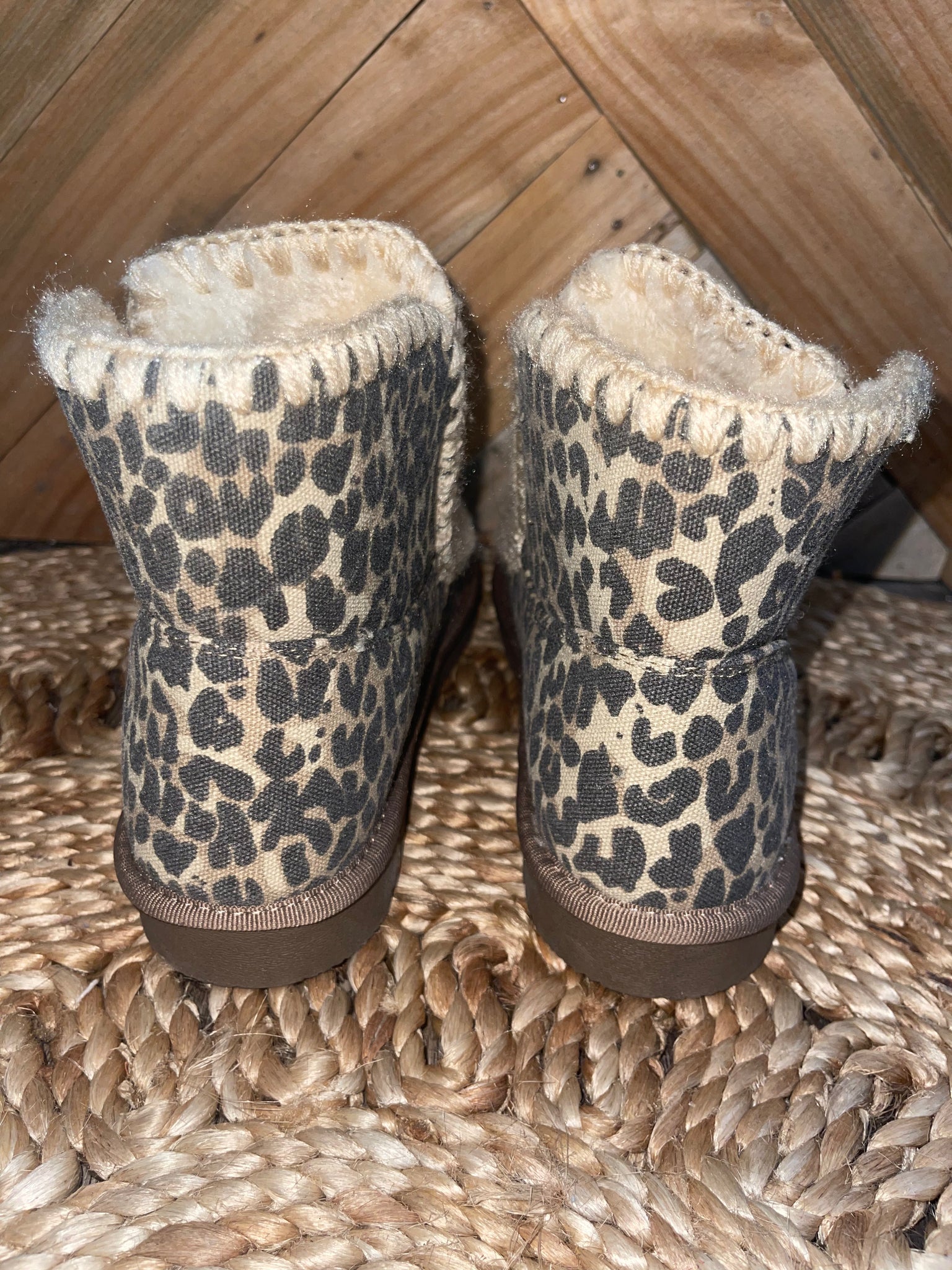 Very leopard top print boots