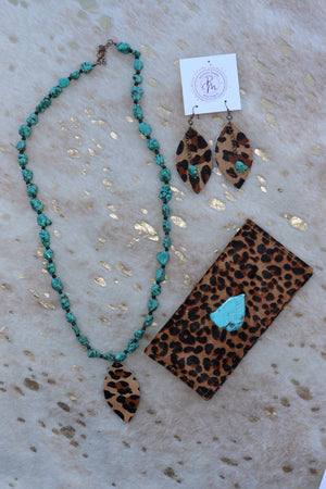 Turquoise beaded Leopard necklace